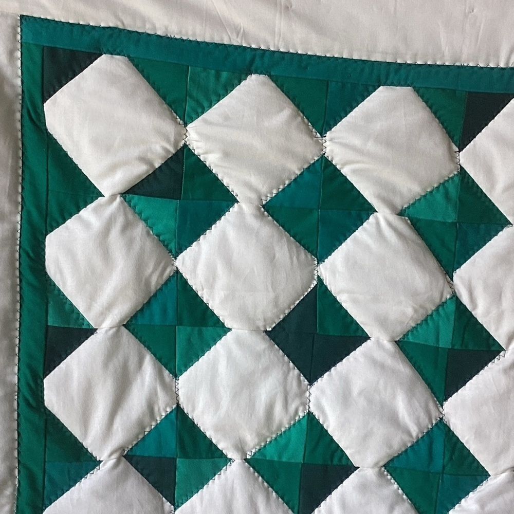NWT Hand Crafted Colors of Green Quilt - Picture 6 of 12